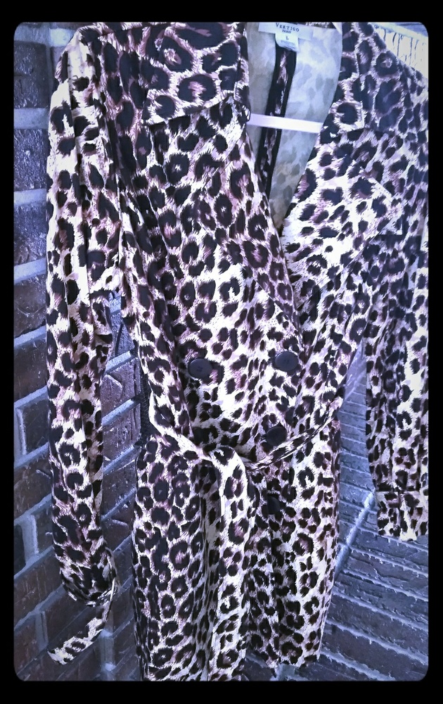 Coat jacket 97 cotton 3 percent spandex.size L